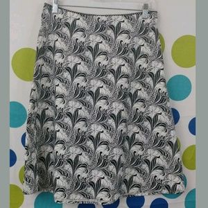 Tommy Hilfiger Size 4 Black White Career Floral